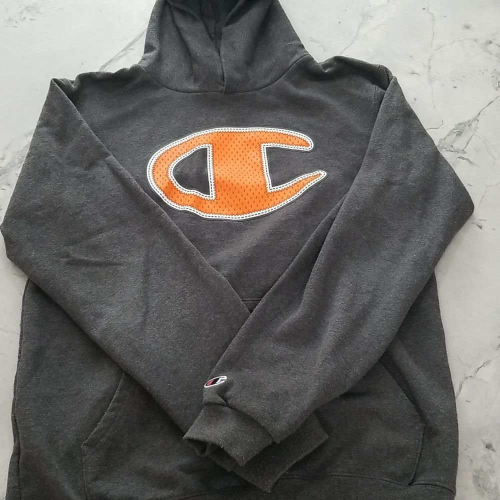 𝅺- Champion gray hoodie pullover sweatshirt, kangaroo pocket, embroidered, XL